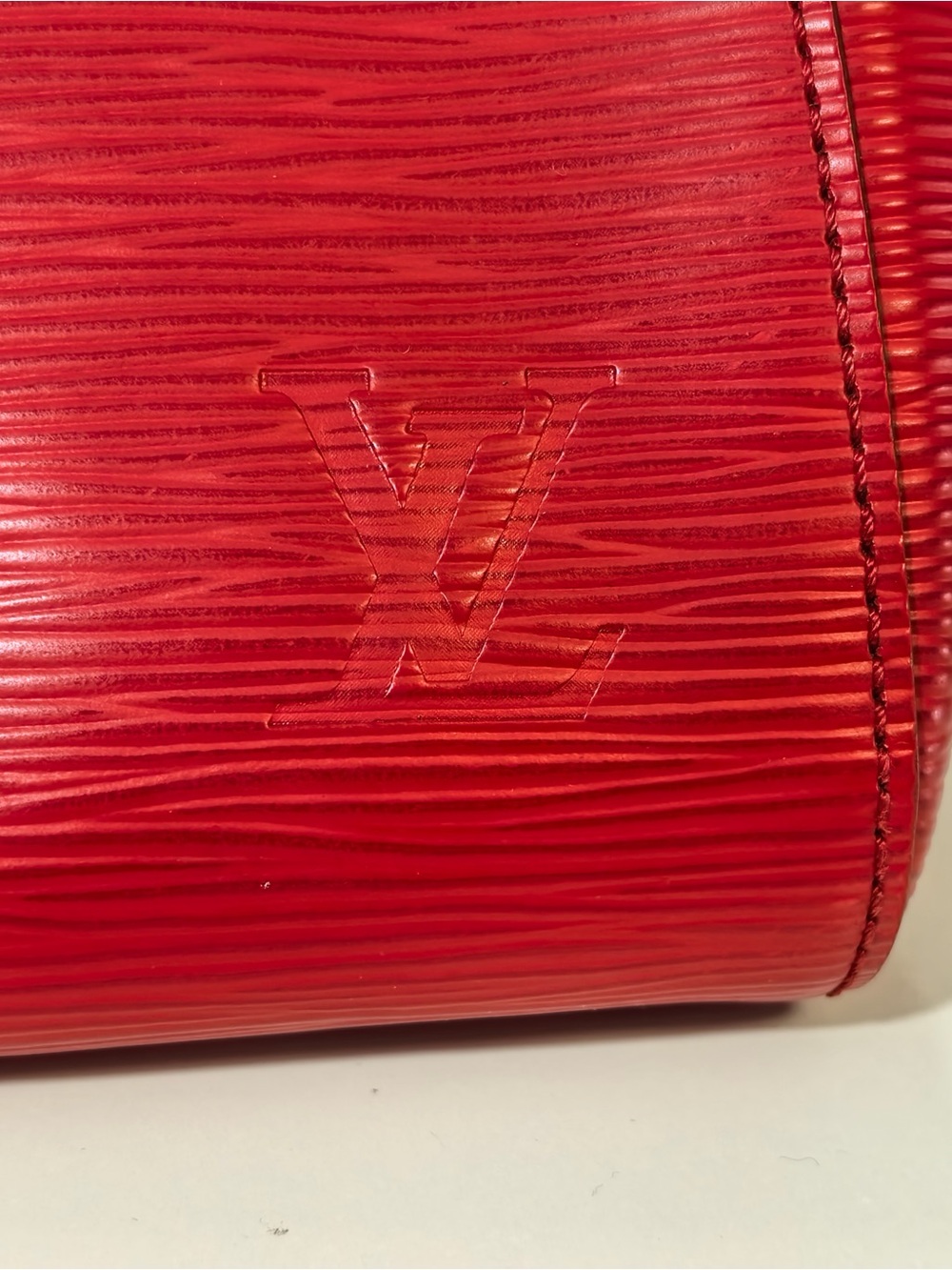 Pre-Owned Louis Vuitton Marly BB Red Epi Leather Handbag - Picture 5 of 7